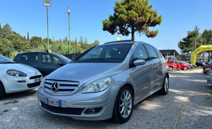 MERCEDES-BENZ B 180 SPORT