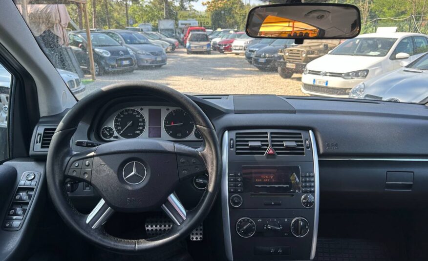 MERCEDES-BENZ B 180 SPORT