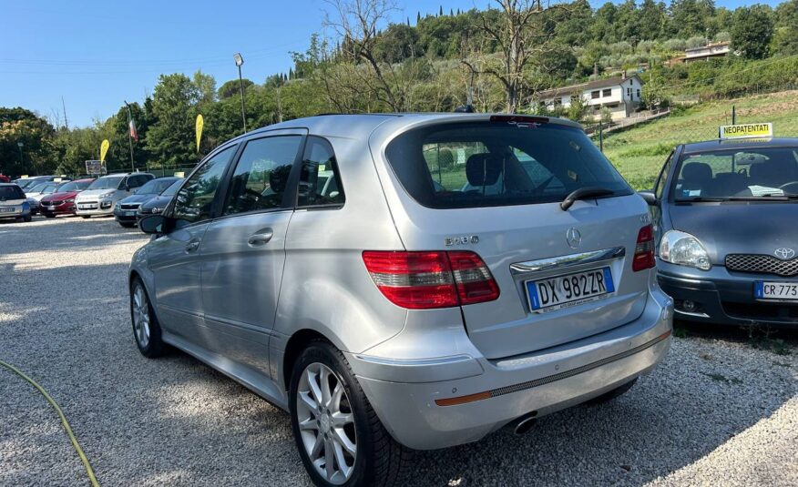 MERCEDES-BENZ B 180 SPORT