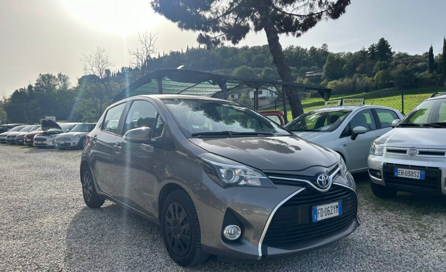 TOYOTA YARIS HYBRID NEOPATENTATI